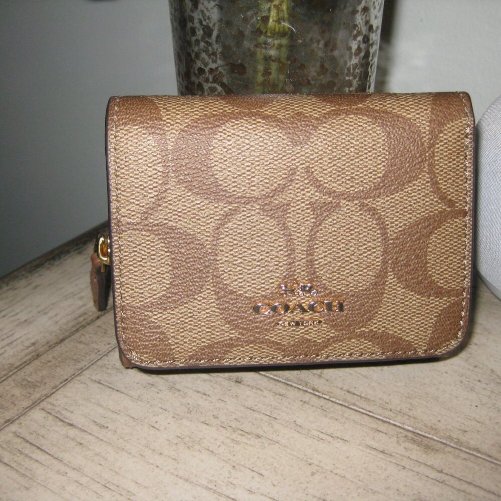 NWT Coach Small Trifold Wallet in Signature Khaki and Saddle